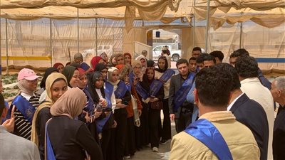 طلاب جامعة الإسكندرية يزورون الشركة الوطنية للزراعات المحمية