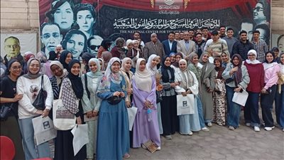 توقيع كتاب «بدايات المسرح في صعيد مصر» بالمركز القومي