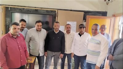 مدير تعليم ابو تشت يجتمع بمعلمي الحاسب الآلي استعدادًا لاختبارات المستوى الثاني