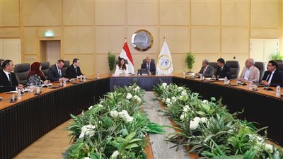  وزيرا النقل والإسكان يناقشان آلية تنظيم النقل في المجتمعات العمرانية الجديدة وربطه بوسائل النقل الجماعي المختلفة