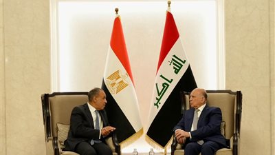 وزير الخارجية يبحث مع نظيره العراقي فى بغداد العلاقات الثنائية والتطورات الإقليمية