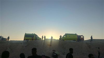 قنا تدفع بـ 20 سيارة إسعاف لنقل 42 مصابًا سودانيًا بحادث سير