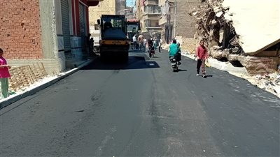 محافظ أسيوط: الانتهاء من رصف شارع القفاصين بأبو تيج بطول 1550 مترًا