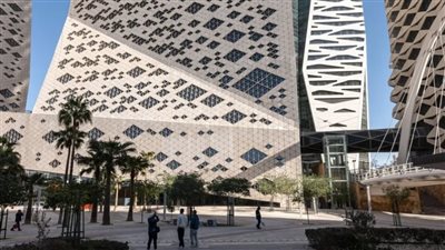 البنك الدولي: الاقتصاد السعودي الأسرع نموًا خليجيًا مع تراجع العجز المتوقع