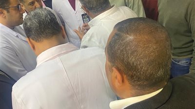 محافظ الدقهلية  يتابع  انتظام عمل الطواقم الطبية بمستشفى ميت غمر العام 
