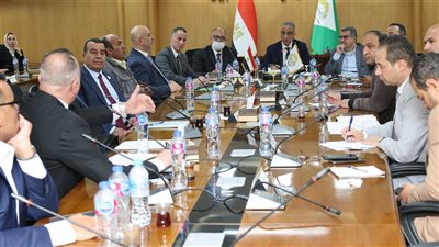 محافظ الجيزة يعقد لقاءً موسعًا مع أعضاء مجلسي النواب والشيوخ