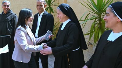 من كنيسة البشارة بدمنهور.. محافظ البحيرة تختتم جوله التهنئة بعيد القيامة المجيد