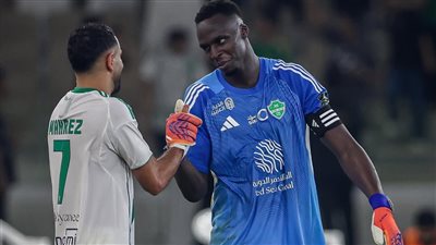 ميندي يشيد برياض محرز: لاعب ساحر يصنع الفارق داخل الملعب