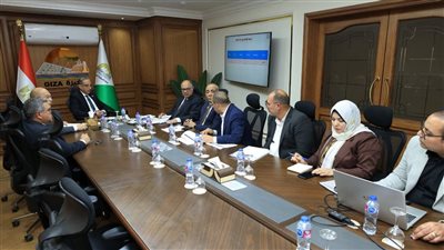محافظ الجيزة يوجه بخطة عمل زمنية لرفع كفاءة النظافة والطرق