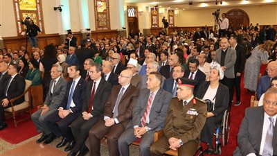 محافظ القليوبية يشارك في احتفالية عيد القيامة بالكنيسة الإنجيلية بمصر الجديدة بالقاهرة