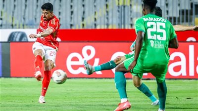 الأهلي يضرب سموحة بهدفين ويشعل المنافسة على لقب الدوري الممتاز