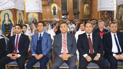محافظ القليوبية يشارك في قداس عيد القيامة المجيد بكنيسة العذراء ببنها
