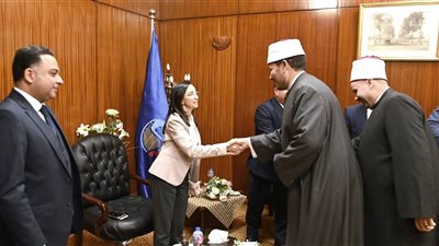 محافظ البحيرة تستقبل المهنئين بعيد القيامة المجيد 