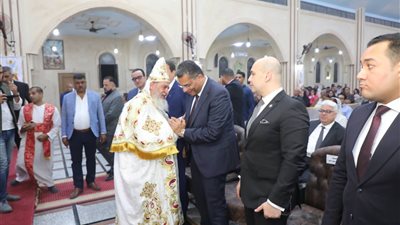 محافظ البحر الاحمر يشارك كنائس الغردقة الاحتفال بعيد القيامة المجيد