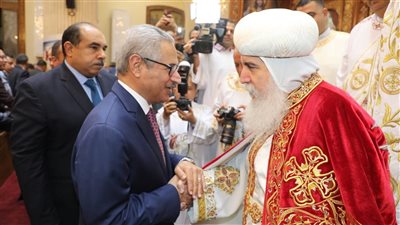 محافظ بنى سويف يهنئ الأخوة المسيحيين 