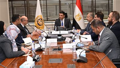 وزير الصناعة يبحث مع مجموعة سان جوبان مصر خطط التوسع في مصر 