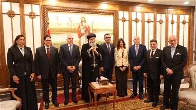 محافظ القاهرة يقدم التهاني للبابا تواضروس الثاني بمناسبة عيد القيامة
