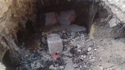هبوط أرضي بقرية دفنو في الفيوم.. والمسؤولون يفحصون شبكات المرافق
