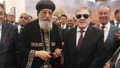 رئيس الوفد يزور الكاتدرائية لتقديم التهنئة لقداسة البابا تواضروس الثاني بمناسبة عيد القيامة المجيد