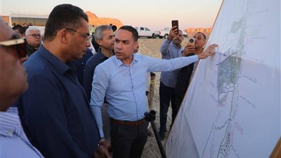 بتكلفة 350 مليون جنيه.. محافظ البحر الأحمر يتابع مشروع الصرف الصحي