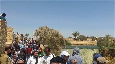 تزايد إقبال الزوار فى شلالات وادي الريان في شم النسيم