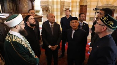 رئيس جمهورية تتارستان يزور قبر الشيخ موسى جار الله بالقاهرة