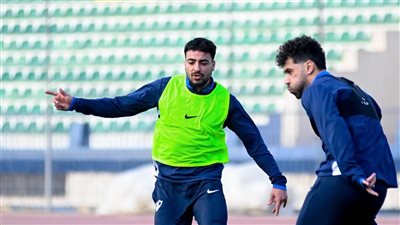 تدريبات استشفائية للاعبى الزمالك الأساسيين علي هامش المران 