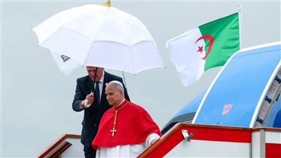 بابا الفاتيكان يصل الجزائر في زيارة رسمية