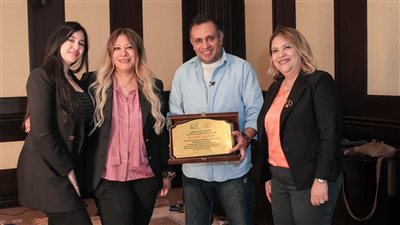 دينا مصطفى تكرم نجوم الفن والإعلام لمشاركتهم في دعم ذوي التوحد