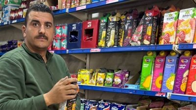 ضبط 336 عبوة مواد غذائية وعصائر منتهية الصلاحية بأحد مخازن البقالة بالبحيرة
