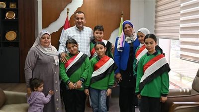 طلاب الزهور يناقشون مشكلات العاشر مع رئيس الجهاز