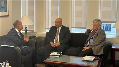 وزير الخارجية يلتقي المدير العالمي لقطاع المياه بمجموعة البنك الدولي