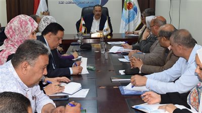 بحث سبل مواجهة التحديات بقطاع مياه الشرب بمحافظات القناة 