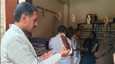 حملة تفتيشية لمتابعة صلاحية السلع واللحوم بمركز قوص