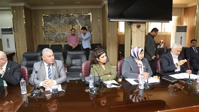 محافظ كفرالشيخ يعقد اجتماعًا  مع أعضاء مجلسي النواب والشيوخ لمناقشة مشكلات الدوائر