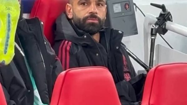 دموع محمد صلاح على أنغام "لن تسير وحدك أبدًا" فى ليلة الوداع.. هو إية اللى حصل؟