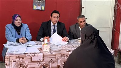 نائب محافظ الفيوم يعقد لقاءً لخدمة المواطنين بقرية الشيخ فضل