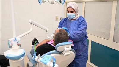 كلية طب أسنان الفيوم تحتفل  باليوم العالمي لصحة الفم والأسنان 