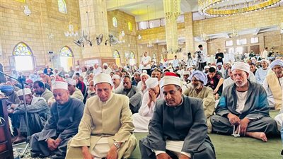 شعائر صلاة الجمعة من مسجد العارف بالله سيدي أبي الحسن الشاذلي بالبحر الأحمر 