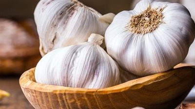 سر التخزين الطويل.. طرق فعالة للحفاظ على الثوم طازجًا لأكثر من عام