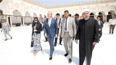 أمير رومانيا يتفقد أروقة الجامع الأزهر ووحدات المرصد
