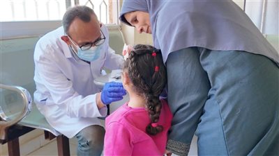 الهلال الأحمر المصري يُطلق قافلة شاملة لتقديم الرعاية الصحية لأهالي قرية نجيلة بالبحيرة