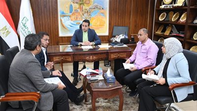 نائب محافظ  الفيوم يتابع معدل الأداء بملف 