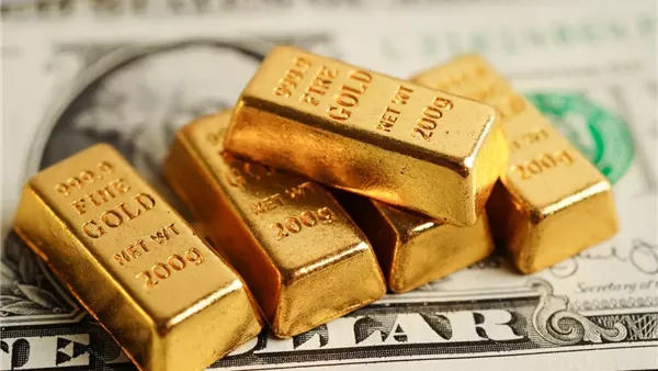 تحديث أسعار الذهب اليوم السبت.. وعيار 21 يلامس 7065 جنيهًا