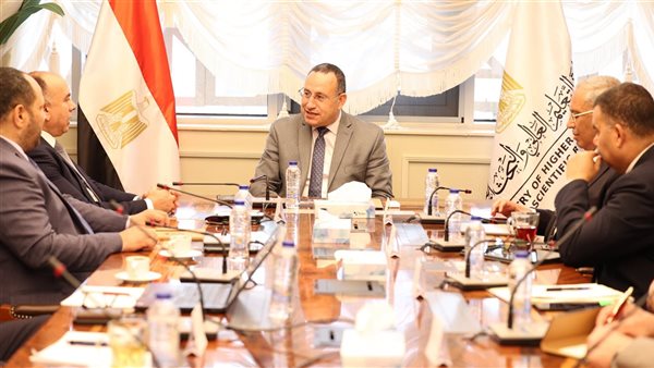وزير التعليم العالي يبحث شراكة موسعة بين جهاز مستقبل مصر والجامعات