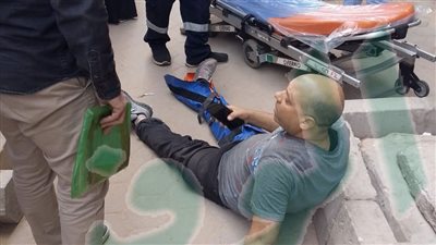 دماء على رصيف التأمين الصحي.. سيارة ملاكي تدهس منتظري 