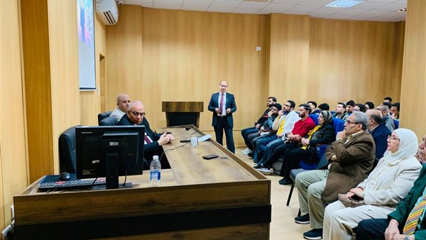 وكيل صحة الدقهلية يشارك في فعاليات ملتقى التوظيف بطب الدلتا