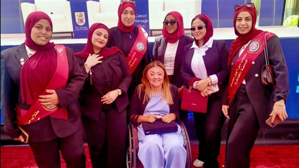 وزير التعليم العالي ورئيس جامعة القاهرة يكرمان الدكتورة إيمان كريم لجهودها في دمج وتمكين ذوي الإعاقة