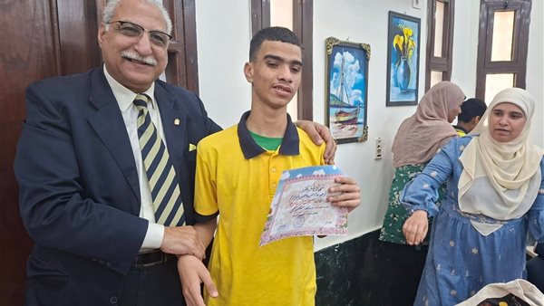 تكريم المتفوقين والفائزين بمسابقة لمحات من الهند بمدارس البحر الأحمر