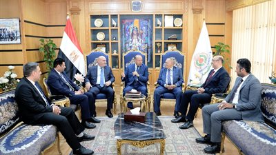 جامعة المنصورة تبحث مع  وفد وزارة التعليم العالي العراقية تعزيز آفاق التعاون